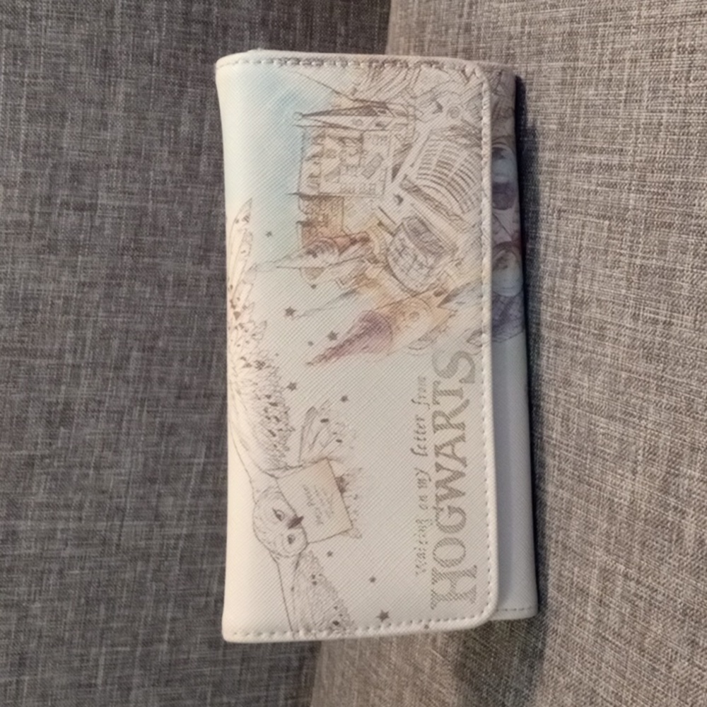 Harry Potter Watercolor Hedwig Letter to Hogwarts Clasp Wallet